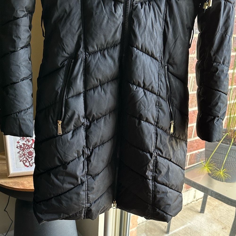 Laundry By Shelli Segal Black Puffer Coat with Faux Fur Hood - Picture 7 of 16